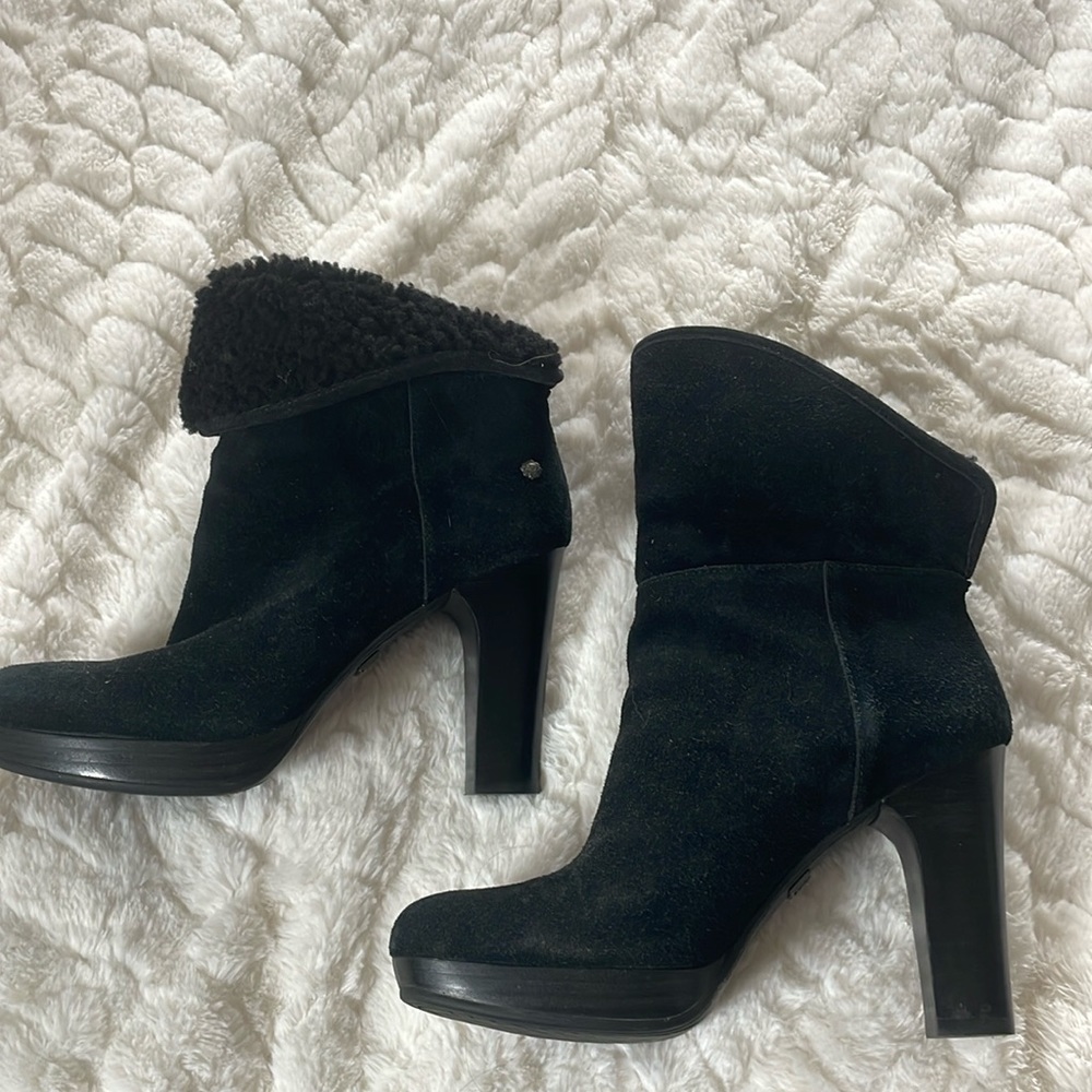 Ugg short black sued fur boots